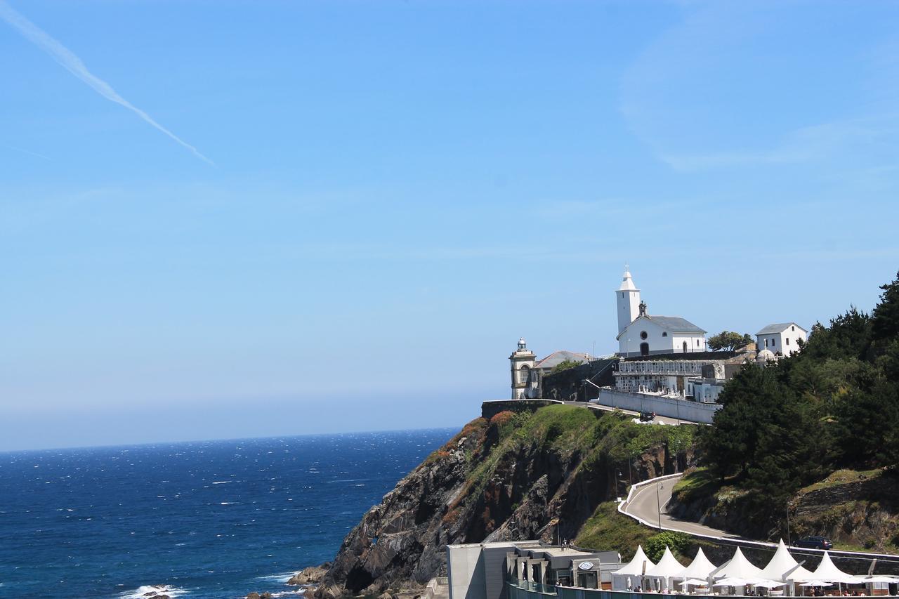 Apartamentos Turisticos Vistademar Luarca Esterno foto